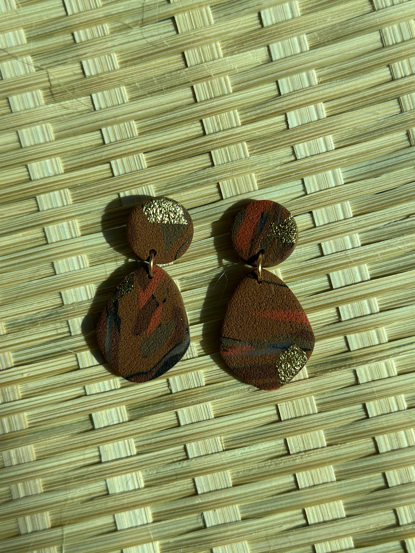 Brown short dangle